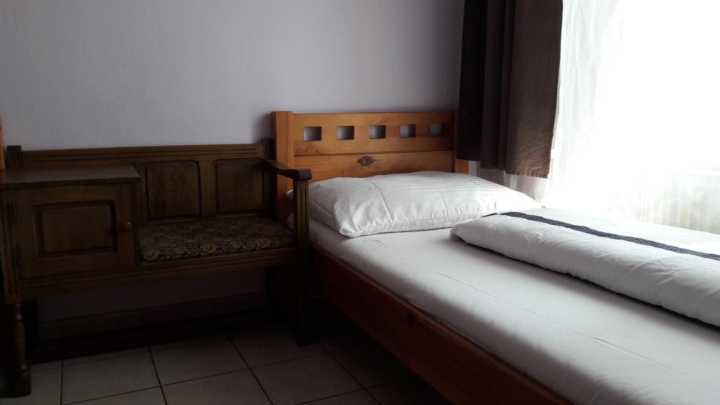 Ubytovani-Plzen-Can Hotel Ngoại thất bức ảnh