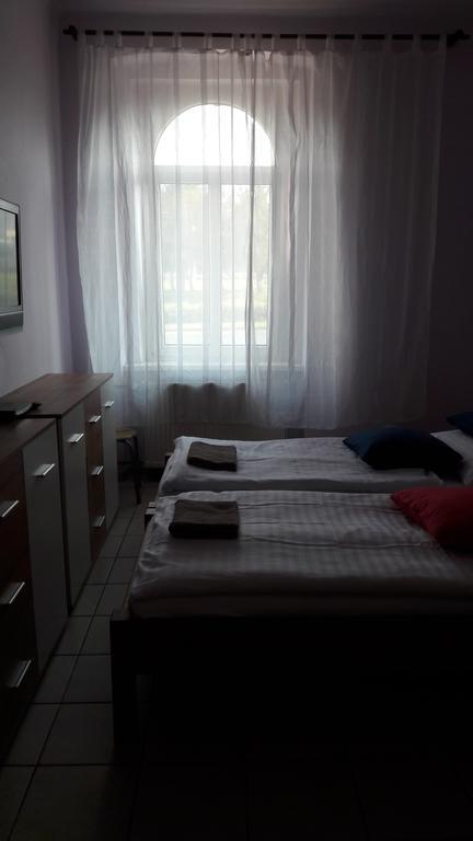 Ubytovani-Plzen-Can Hotel Ngoại thất bức ảnh