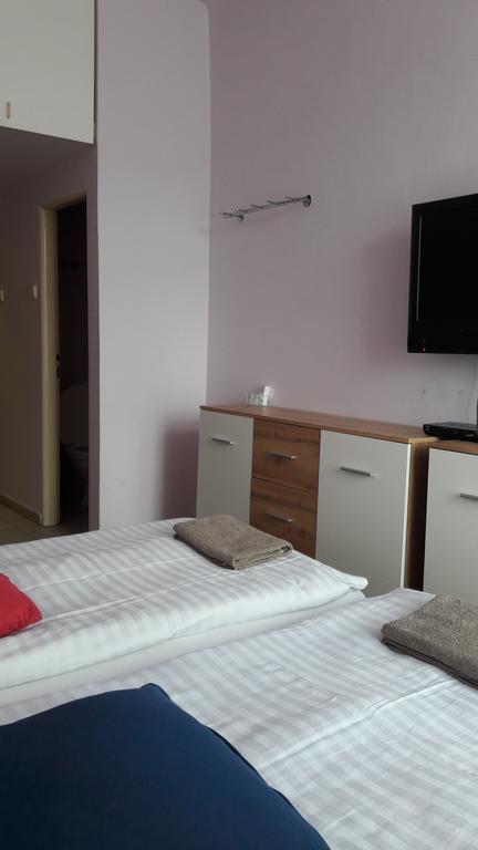 Ubytovani-Plzen-Can Hotel Ngoại thất bức ảnh